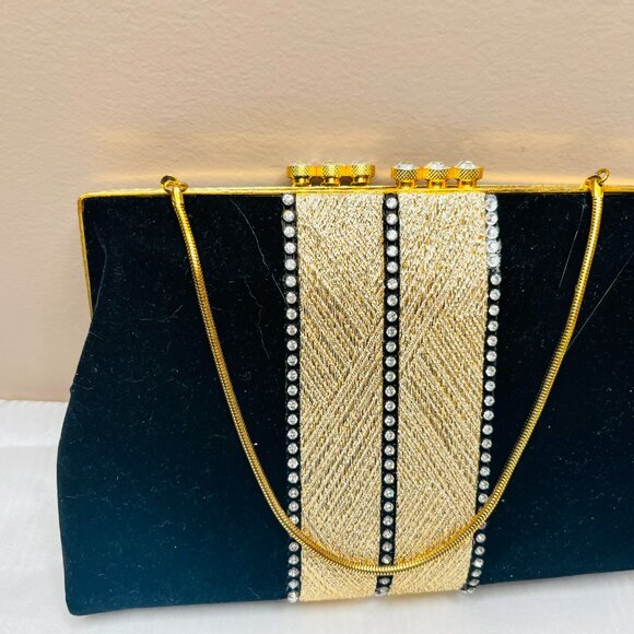 Vintage Elegance for Every Occasion: Black Velvet Handbag - Picture 11 of 12